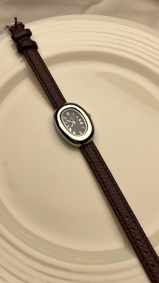 Women’s Vintage Oval Leather Strap Watch – Roman Numeral Classic Wristwatch Dark Brown Chocolate color